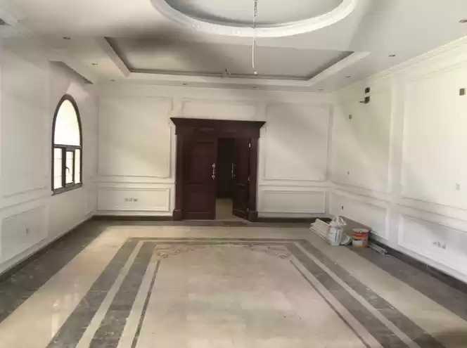 yerleşim Hazır Mülk 7+ Yatak Odası U/F Müstakil Villa  satılık içinde Al Sadd , Doha #7767 - 1  image 
